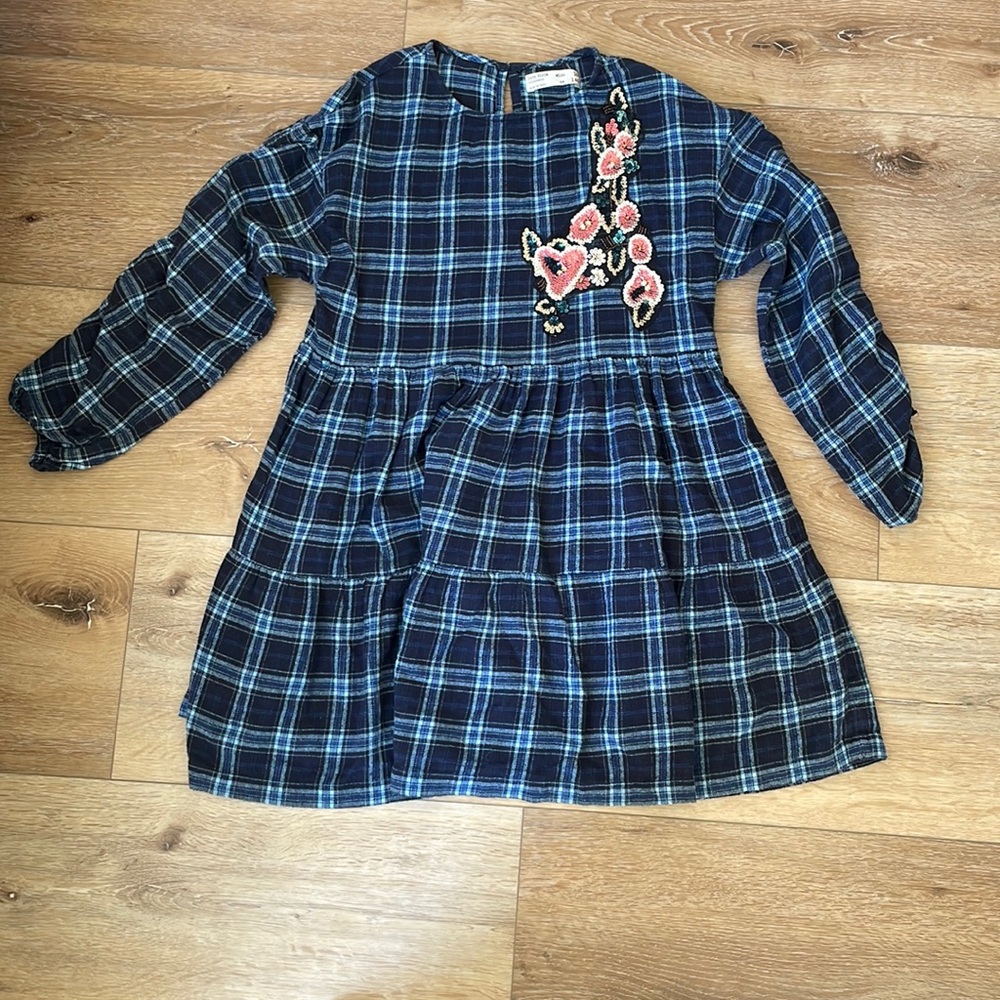 Zara girl dress (size 10) in excellent conditions (like new)